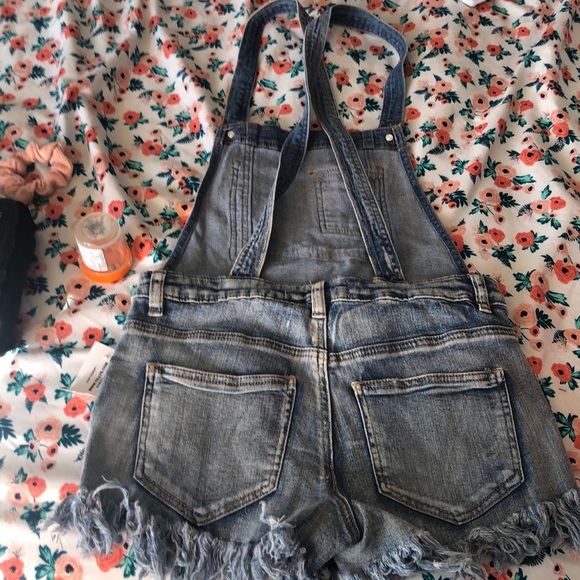 Overall shorts - Picture 4 of 7